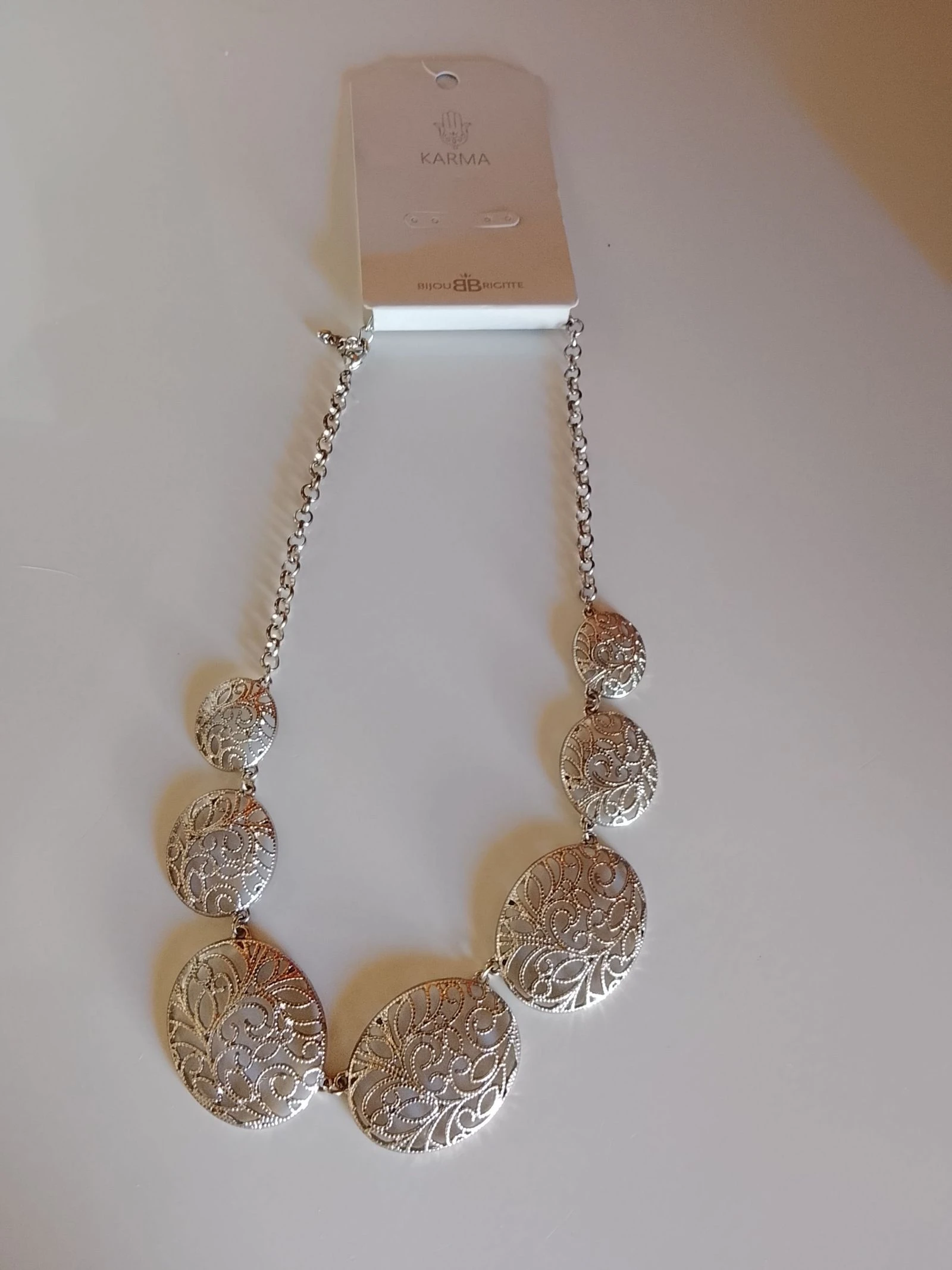 💎 Neuf avec étiquette charmant collier argenté filigrane Bijoux Brigitte 💎